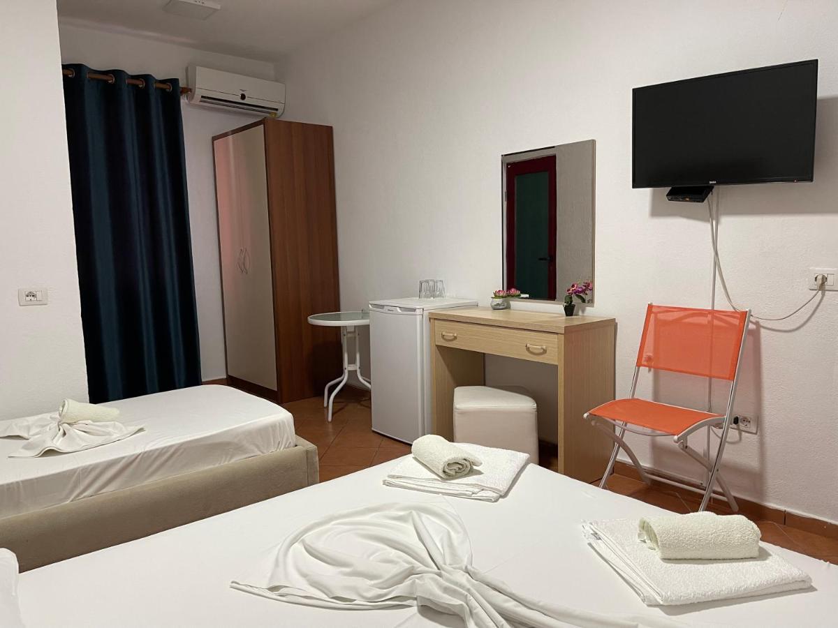 Hotel Veizi Himare Esterno foto