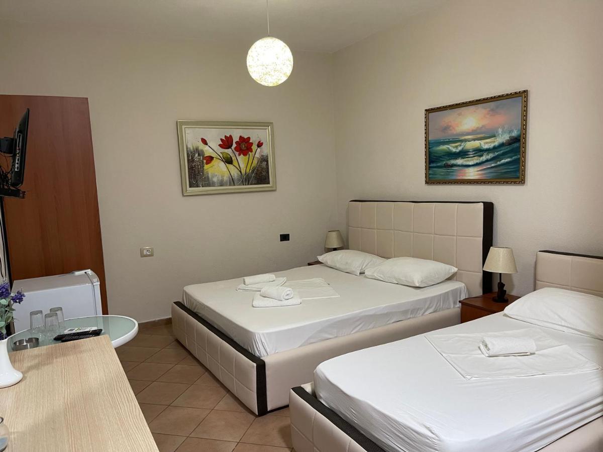 Hotel Veizi Himare Esterno foto