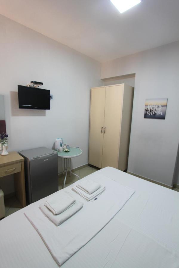 Hotel Veizi Himare Esterno foto