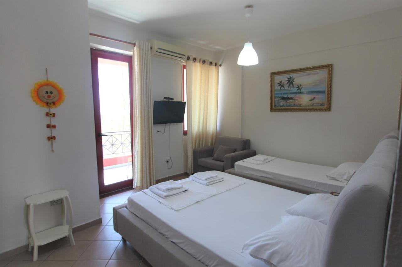 Hotel Veizi Himare Esterno foto
