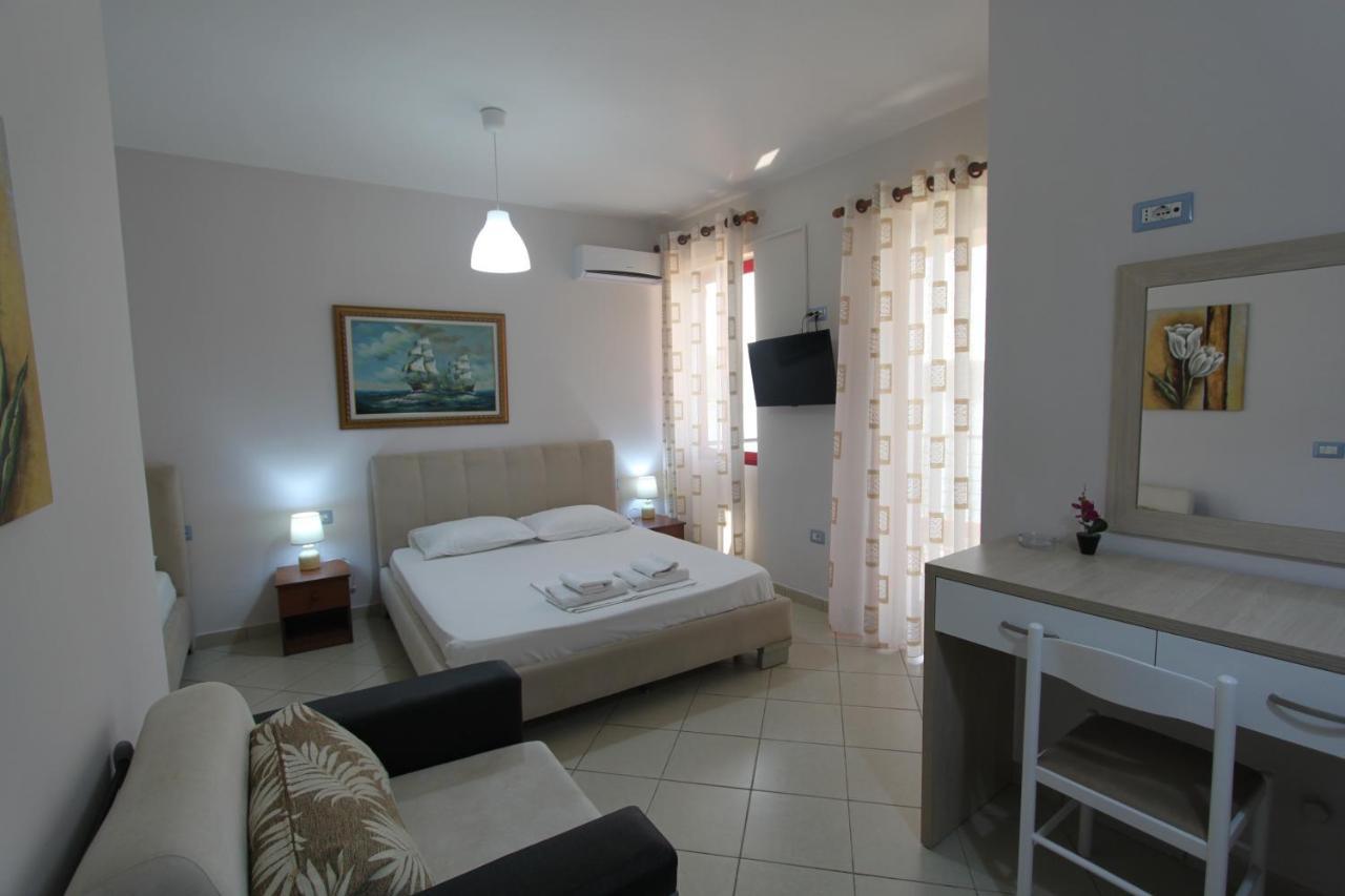 Hotel Veizi Himare Esterno foto