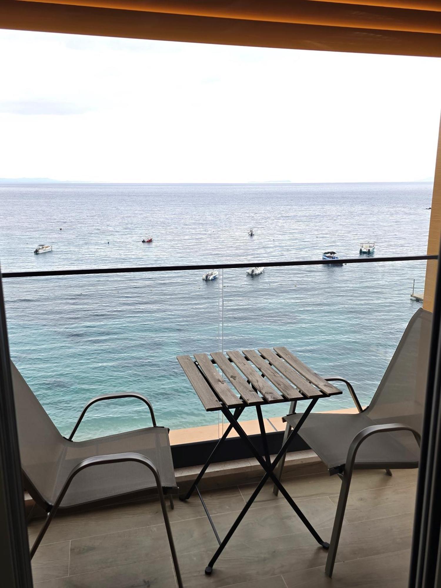 Hotel Veizi Himare Esterno foto
